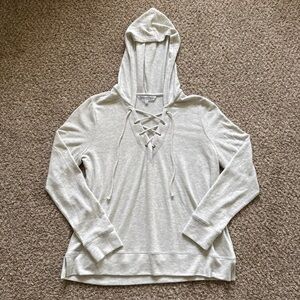 Cupcakes & Cashmere Lace Up Neck Hooded Pullover Top Women’s Large Grey Sweater